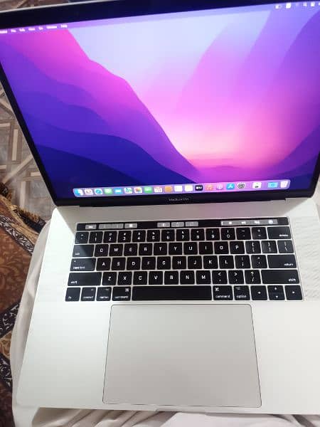 Macbook Pro LATE 2018 15 TOUCHBAR I7 6 CORE 2.2 16GB 1TB 4GB CARD 3