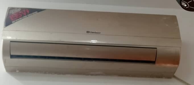 Dawlance 1.5 ton LVS air conditioner for sale in mint condition price