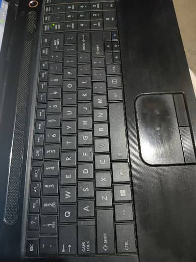 Toshiba satellite C55Dt-A, AMD A-5200, with 4 cpu, 2gb graphics , 3