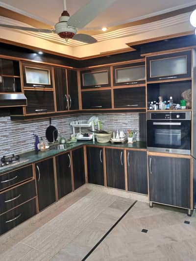 An Excellent 3 bed west open flat with 400 sq ft open space.