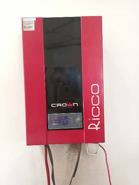 ups 2.4 kva solar inverter Ricco Crown. 3