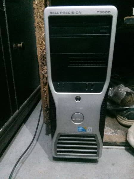 I'm selling my gaming pc Dell 2