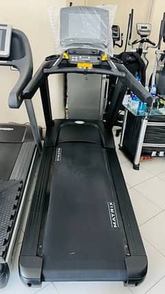 slightly used USA import commercial treadmill ( whole sale delaer )
