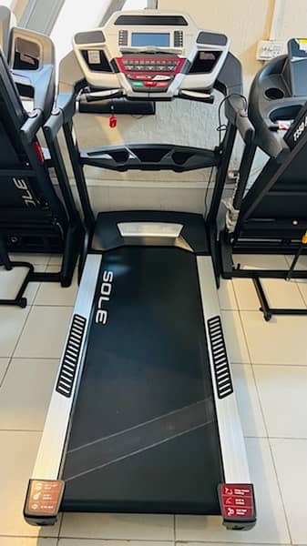 SLIGHTLY USED COMMERCIAL TREADMILLS|ELLIPTICALS|USA IMPORT|FOR SALE 3