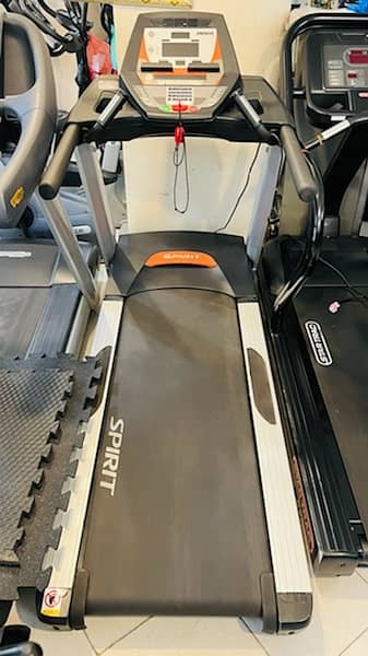 slightly used USA import commercial treadmill ( whole sale delaer ) 1