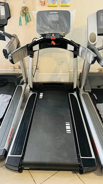 slightly used USA import commercial treadmill ( whole sale delaer ) 10