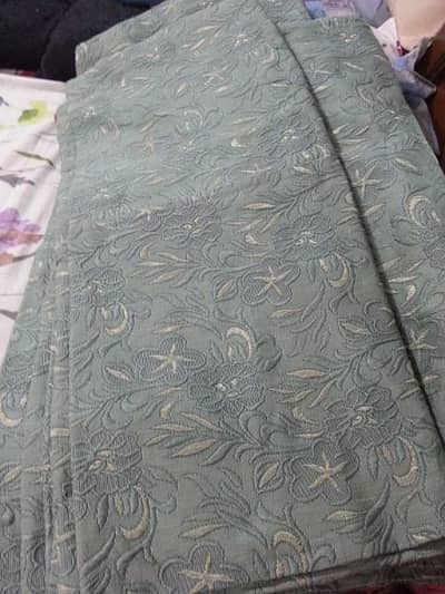 5 pieces of curtains. . .