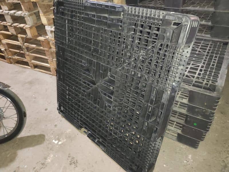 plastic pallet 0