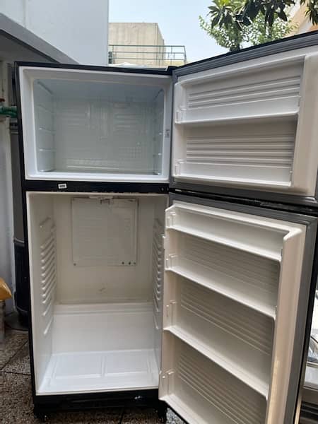 DAWLENCE REFRIGERATOR AND FREEZER (ENERGY SAVER) 0