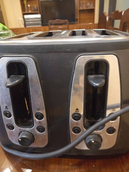 four slice toaster with hot plate 2