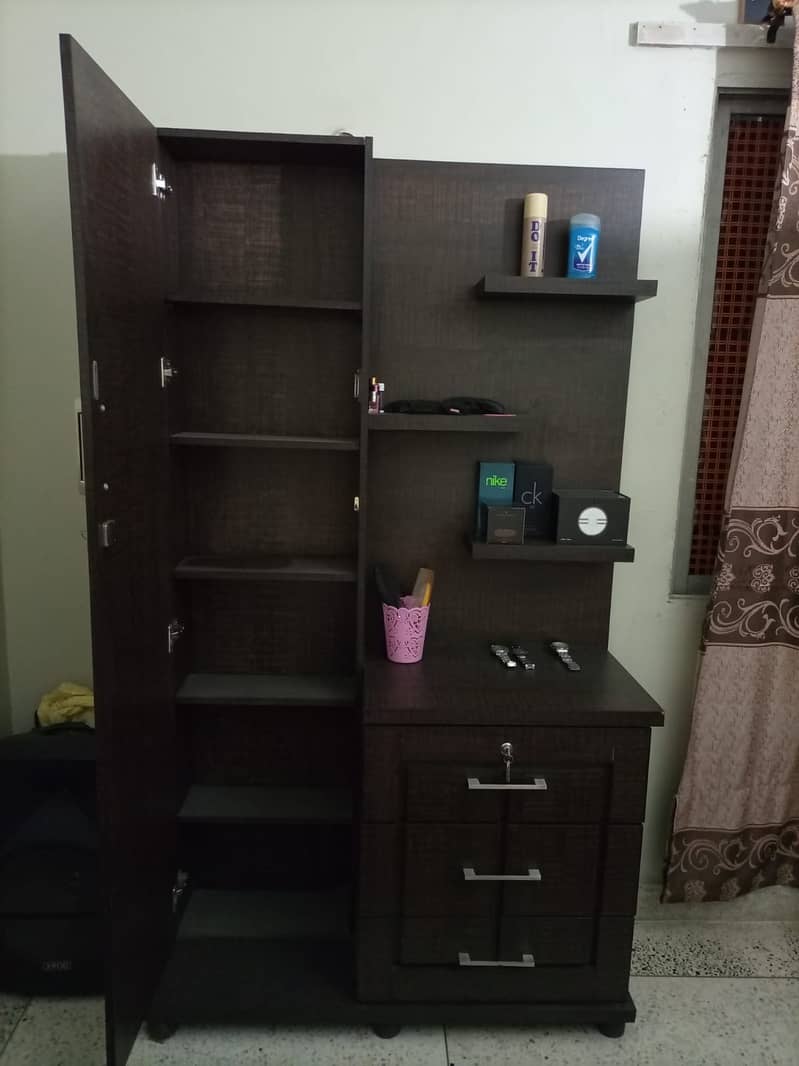 Modern Style Dressing Table for Sale 3