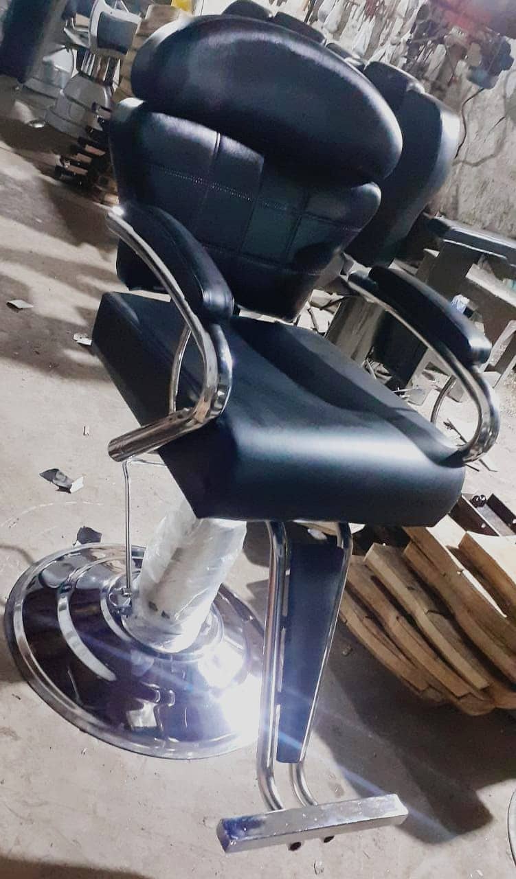 Salon Chairs, Make-up Chairs, Massage Beds, Parlour Chairs, Trollyes 19