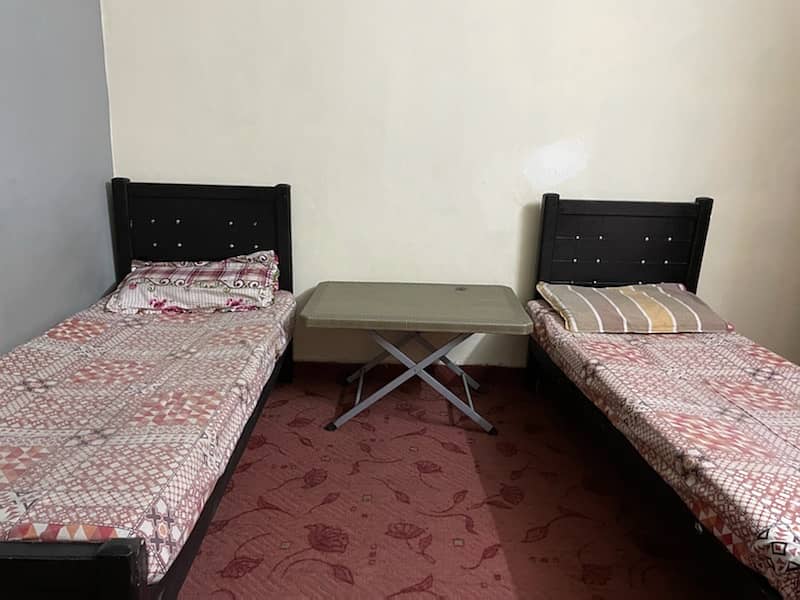 Boys Hostel Johar  kips CSS noa umt  per day stay sharing seats rooms 11