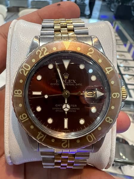 WE BUY Old New Watches Hub Rolex Omega Cartier Patek And Many More 0
