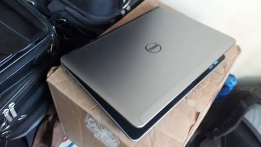 Dell Gaming Laptop with backlight keyboard Core i5 4th Generation 0