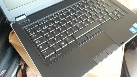 Dell Gaming Laptop with backlight keyboard Core i5 4th Generation 3