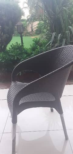 plastic chairs for sale