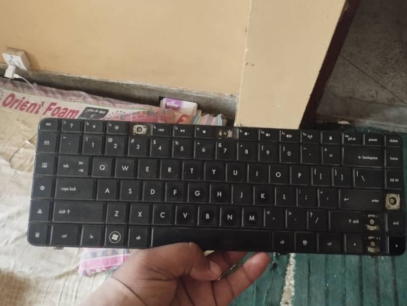 Hp g62 laptop orginal keyboard. 7 to 8 keys not working. 2