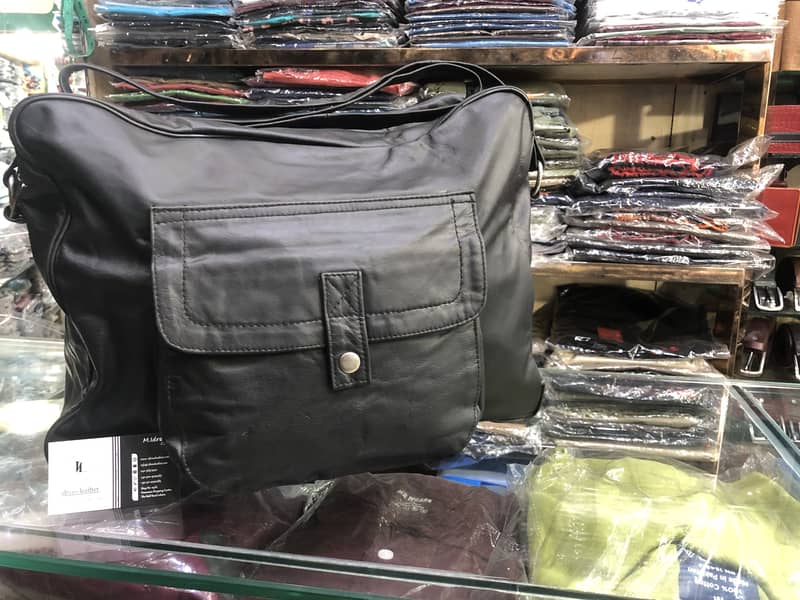 Genuine Leather Duffel Bag | Best Traveler shoulder bags in Pakistan 0