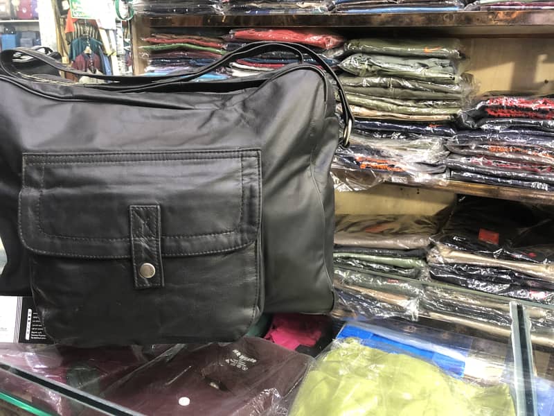 Genuine Leather Duffel Bag | Best Traveler shoulder bags in Pakistan 1