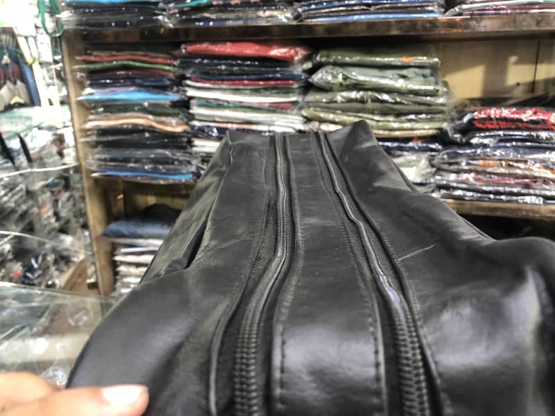 Genuine Leather Duffel Bag | Best Traveler shoulder bags in Pakistan 2