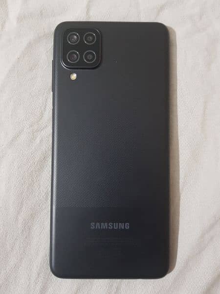 Samsung Galaxy A12 4/128 with all accessories and box included 1