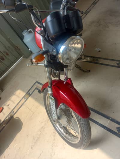 Yamaha YBZ 125 Red