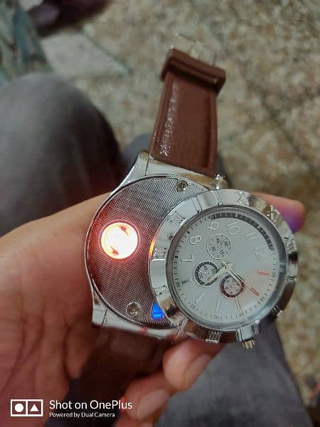 Beautiful luxurious quartz watch rechargeable 3