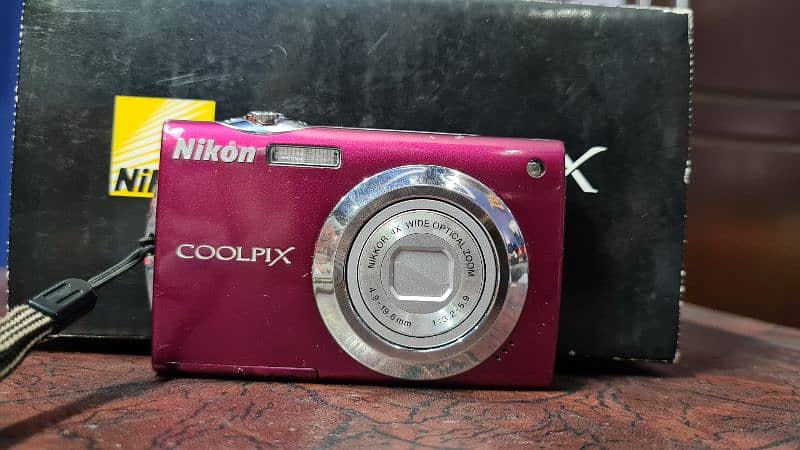 Nikon coolpix digital camera high resolution 1
