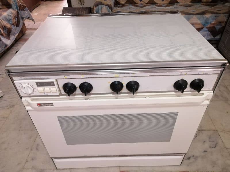 Tecnogas cooking range Italian made. 0