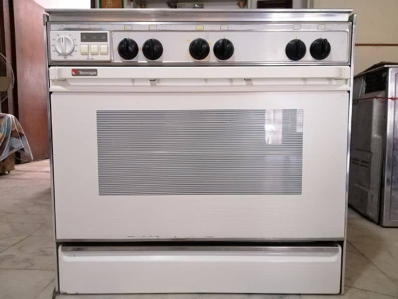 Tecnogas cooking range Italian made. 3