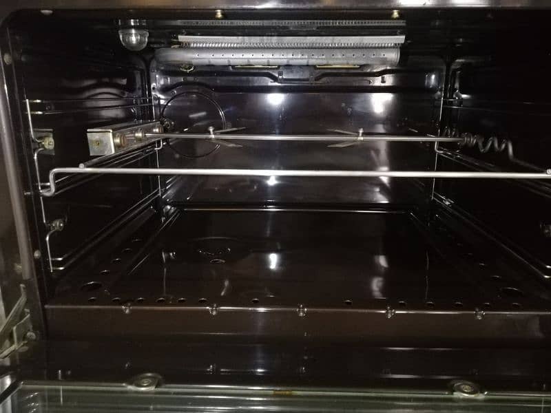 Tecnogas cooking range Italian made. 16