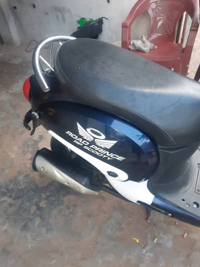 Road Prince scooty 70cc in very good condition 1