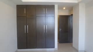 E-11/2 Flat Sized 750 Square Feet For sale