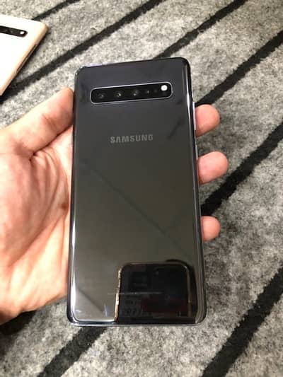 s10 5g 10/10 condition 4