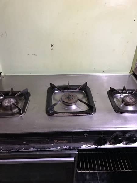 cooking range in good condition all barnal working 0