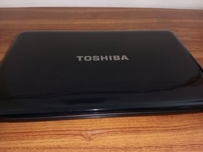 Toshiba Satelite C850-B635 Core i7 3rd Gen laptop 128SSD/1TB/12GB 3