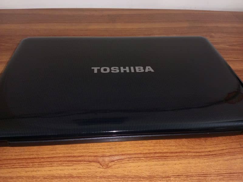 Toshiba Satelite C850-B635 Core i7 3rd Gen laptop 128SSD/500GB/12GB 3