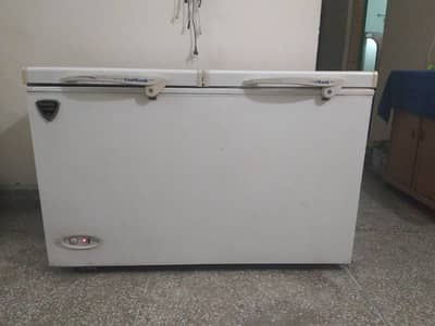 Waves triplet deep freezer