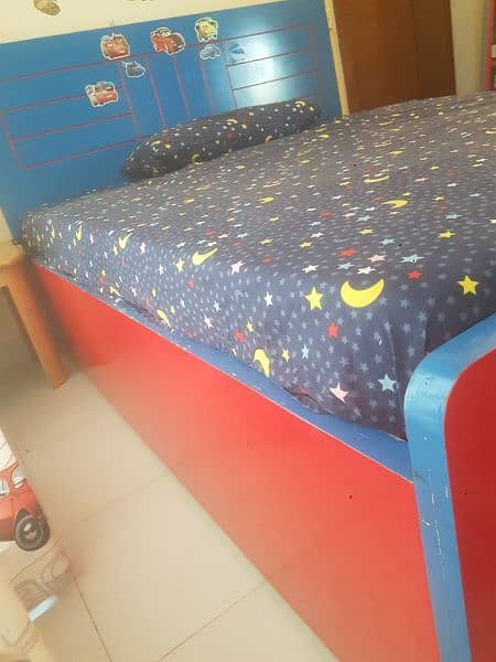 bed and almera for sale 7