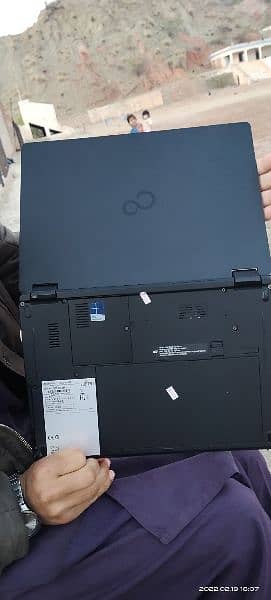 Fujitsu laptop core i5 7th generation 1