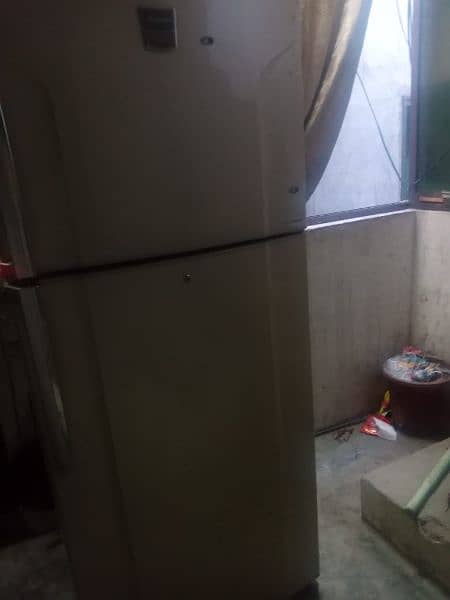 full size japaneese Toshiba fridge 1