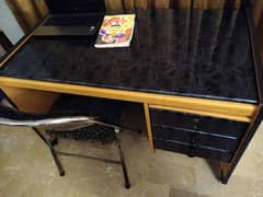 Study table in excellent condition