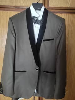 Tuxedo suit