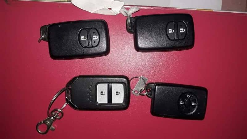 Mustafa Car key Maker & Smart key programming all vehicles remotes. 16