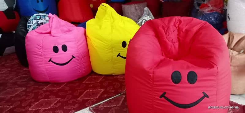 BEAN BAGS - SMILEY 5