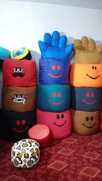 BEAN BAGS - SMILEY 6