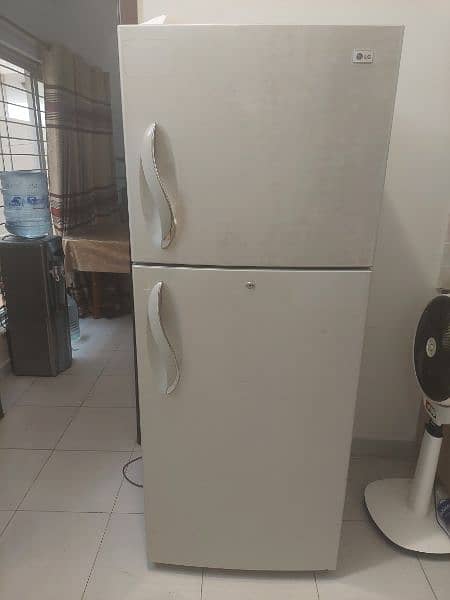 LG no frost fridge and freezer 3