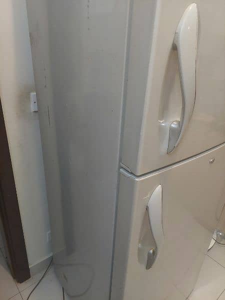 LG no frost fridge and freezer 8