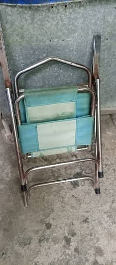 folding chair in metal